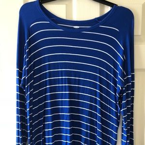 Long Sleeve Old Navy boyfriend shirt.